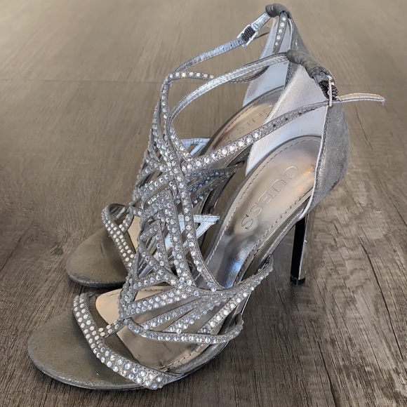 GUESS| GW HILONAS pewter fabric sandals✴️ - Picture 2 of 7